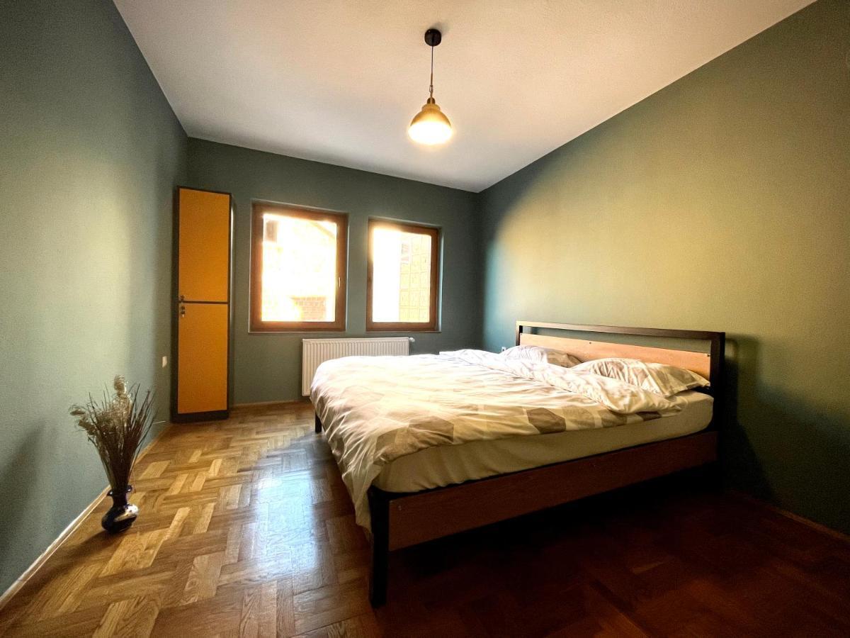 Hostel Prishtina Backpackers プリシュティナ エクステリア 写真