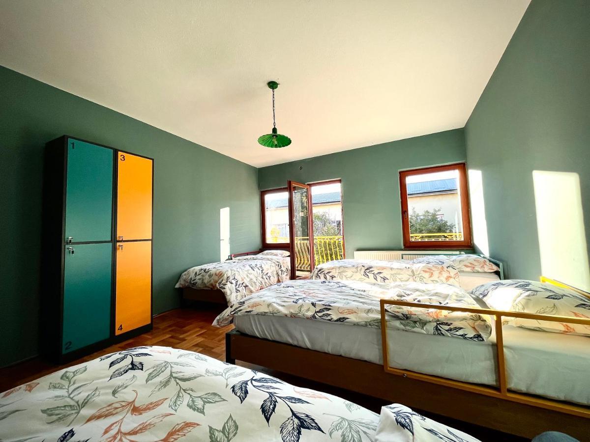 Hostel Prishtina Backpackers プリシュティナ エクステリア 写真