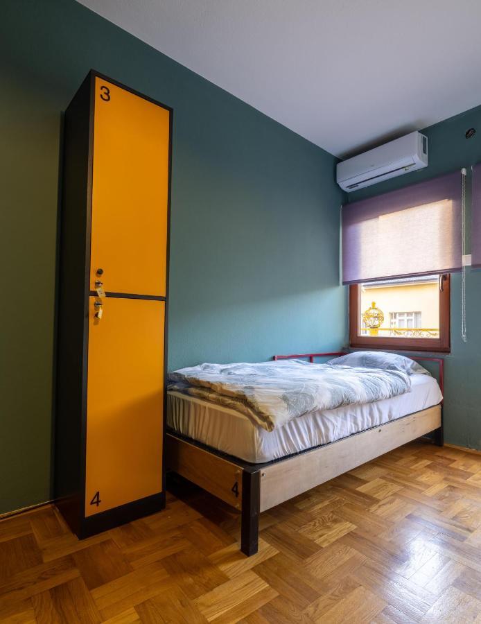 Hostel Prishtina Backpackers プリシュティナ エクステリア 写真