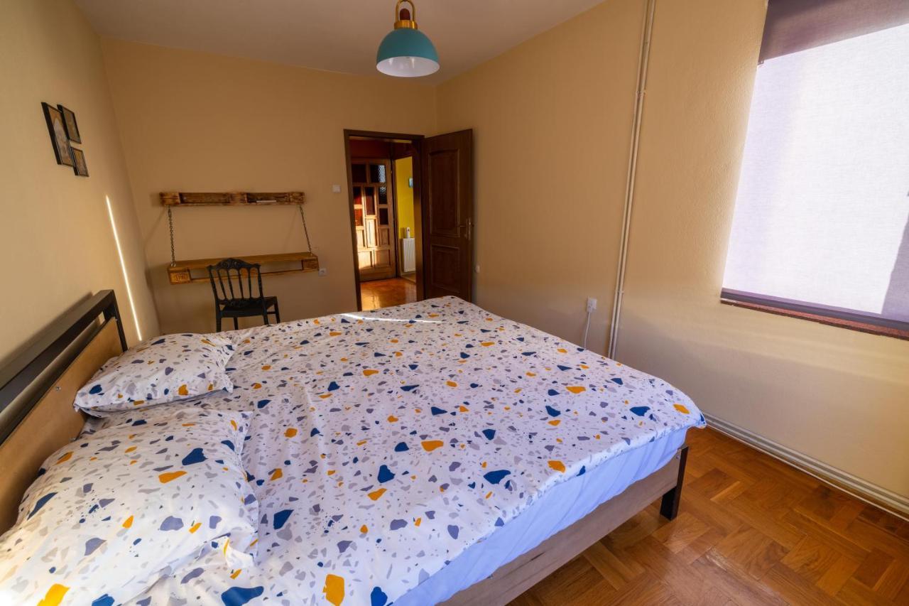 Hostel Prishtina Backpackers プリシュティナ エクステリア 写真