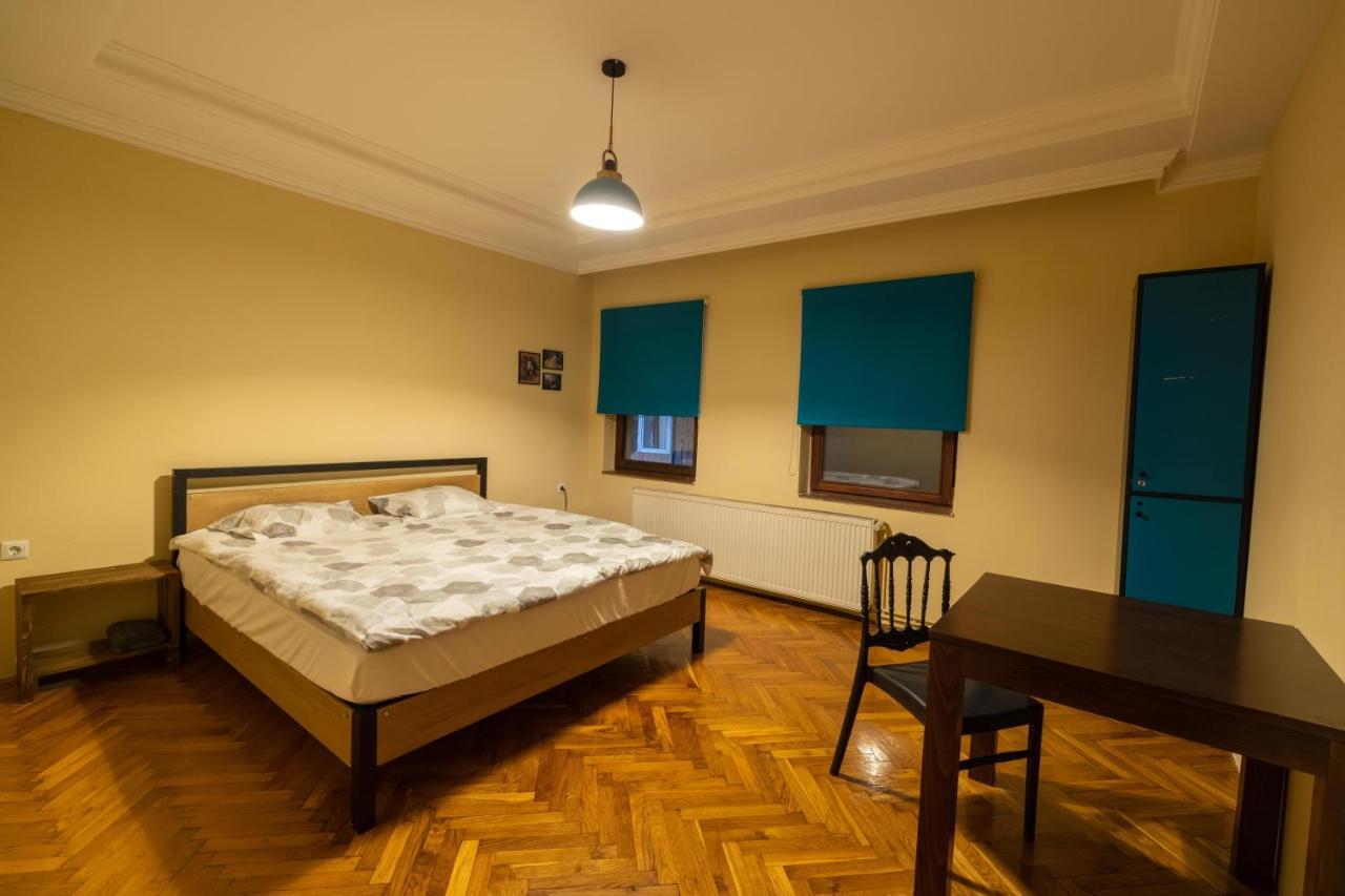 Hostel Prishtina Backpackers プリシュティナ エクステリア 写真