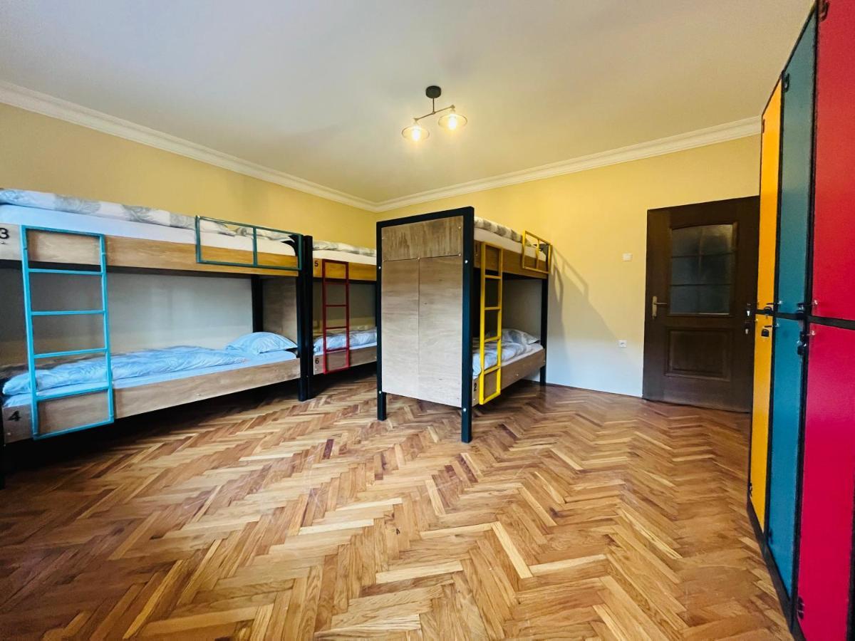 Hostel Prishtina Backpackers プリシュティナ エクステリア 写真